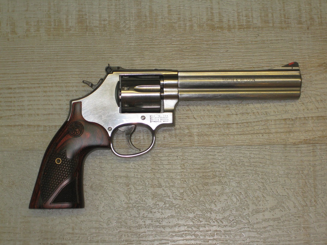 S&W 686 Plus Deluxe .357Mag Re S&W 686 Plus Deluxe .357Mag Re